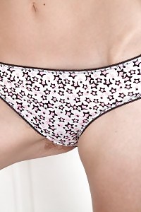 Nylah Uncover Her Flaming Hot Butt As She Pulls Down Her Jeans At Home