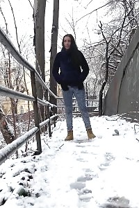 Dark Haired Esperansa Takes A Leak Desperation