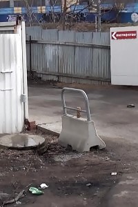 Heartwarming Brunette Peeing On An Industrial Estate