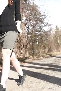 Excellent Ginger Pees In The Middle Of Road