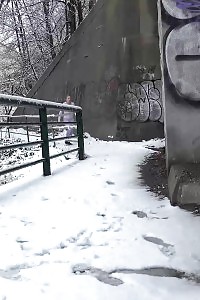 Sumptuous Gianna Ray Takes A Leak Desperation