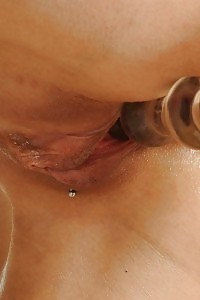 Blonde Cunny Pornstar Welly Likes Her Speculum